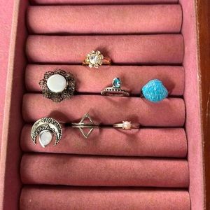 Lot of 7 adjustable rings for children. 19 cute beaded necklace and dress .